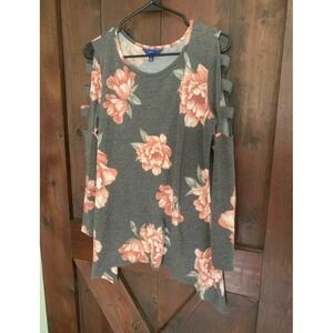 Pink floral‎ cold-shoulder knit top